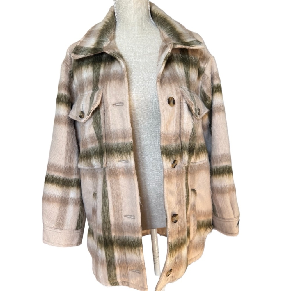 American Eagle Outfitters Plaid Shacket in Cream, Green, and Taupe Size Small